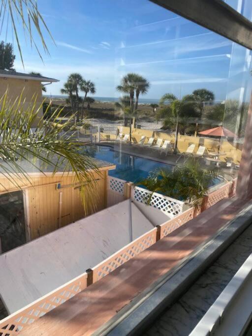 Beachfront Condo On Quiet Treasure Island- 1 Bed St. Pete Beach Dış mekan fotoğraf