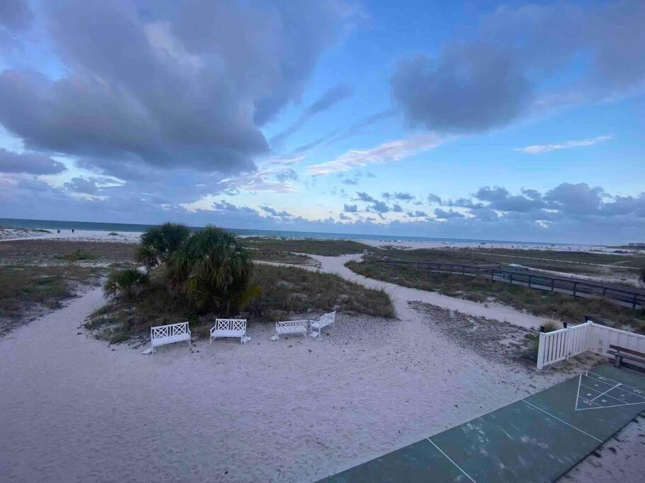 Beachfront Condo On Quiet Treasure Island- 1 Bed St. Pete Beach Dış mekan fotoğraf